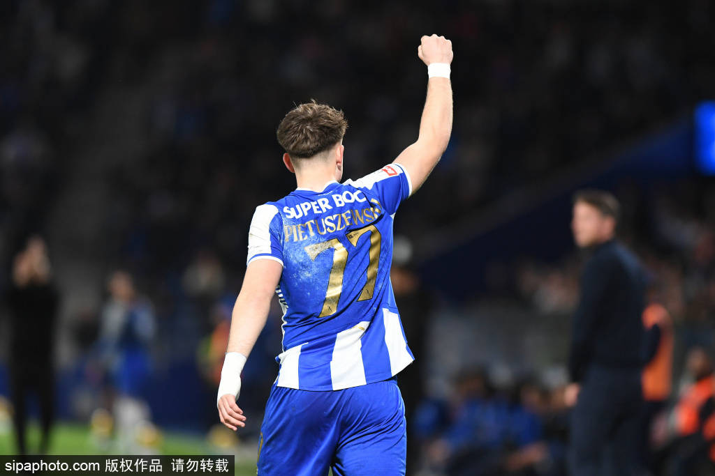 巴萨更衣室密谋！阿劳霍生日晚宴背后的冲冠决心